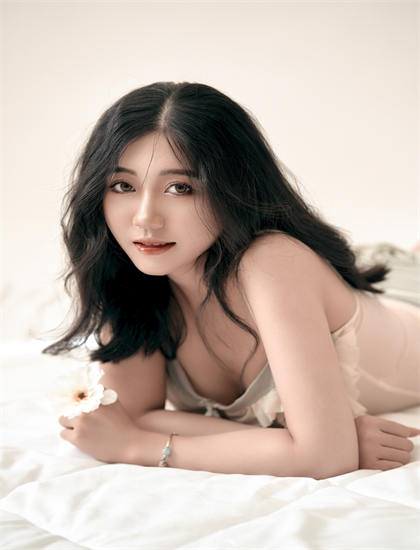 东欧美女_海角社区最新在线播放